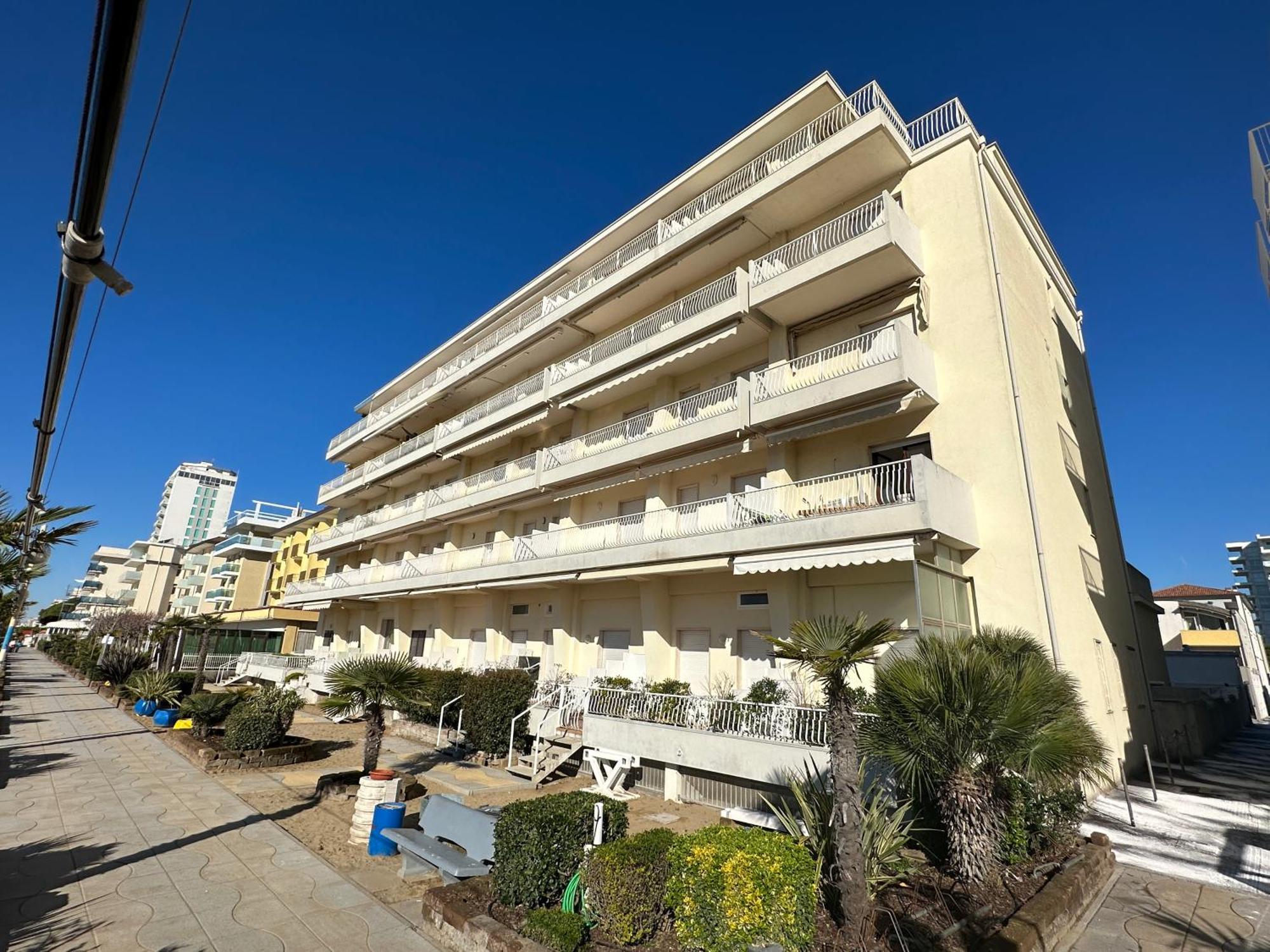 Appartamento Airone Mare-residence Grifone 107e108, Fronte Mare, Piscina