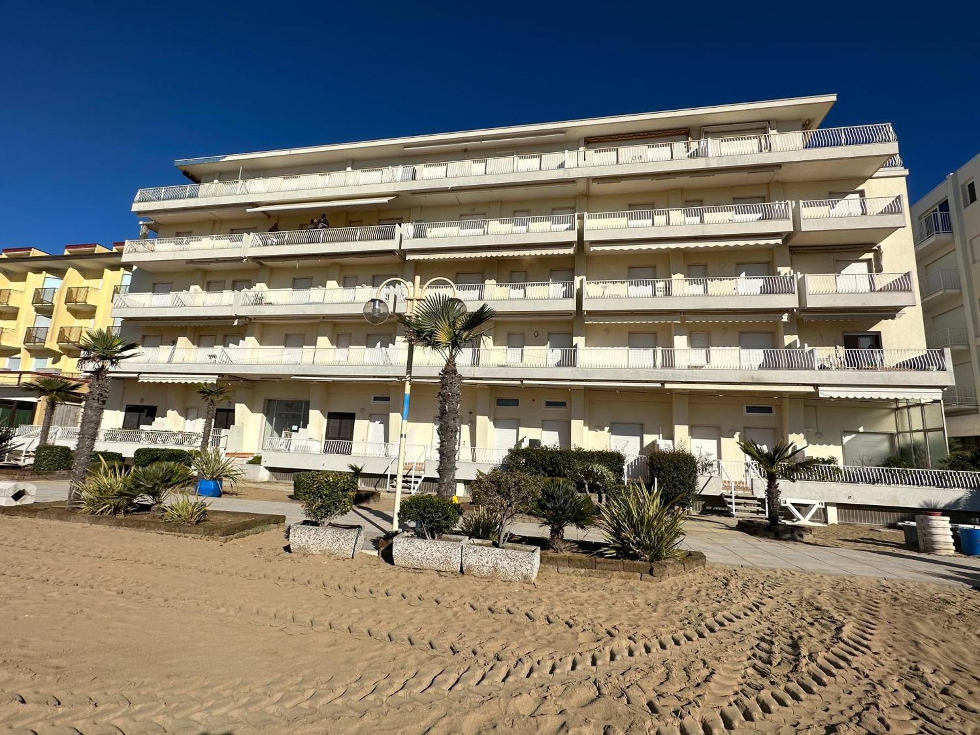 Appartamento Airone Mare-residence Grifone 107e108, Fronte Mare, Piscina